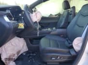 ✅ 2024 Cadillac XT5 AWD Premium Luxury • VIN: 1GYKNDR49RZ707687 • Lot: 44936515. Wystawiony na Copart z przebiegiem 24 054 mil. Bezpłatny archiwum sprzedaży aukcyjnych z USA i szczegółowy raport historii pojazdu na DreamBid. Zdjęcie 7.