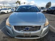 ✅ 2013 Volvo S60 T5 Premier • VIN: YV1612FS1D2196501 • Лот: 92909675. Опубликован ранее на Copart с пробегом 58 826 миль. Бесплатный доступ к архиву аукционных продаж из США и подробный отчёт об истории автомобиля на DreamBid. Изображение 5.