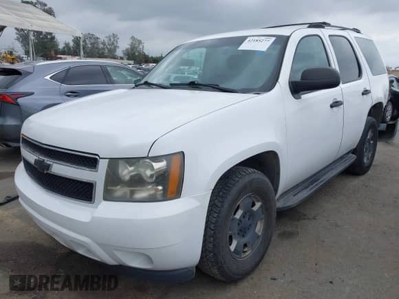 2011 Chevrolet Tahoe Commercial with VIN 1GNSK2E03BR326100, listed as a IAAI auction lot 42185277 with 158,183 mi miles and . Bid and sale history available at DreamBid. Image 18.