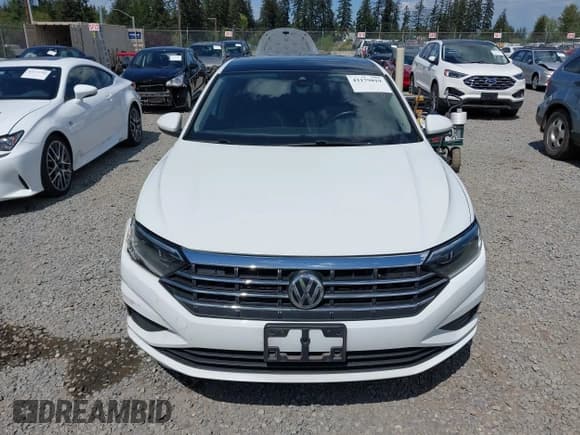 ✅ 2019 Volkswagen Jetta SEL • VIN: 3VWE57BU1KM111170 • Lot: 42179819. Listed on IAAI with 92,300 mi. Free auction sales archive from the USA and detailed vehicle history report at DreamBid. Image 12.