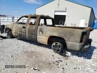 ✅ 2002 Chevrolet Silverado 1500 LS • VIN: 1GCEK19VX2Z196192 • Lot: 71975065. Wystawiony na Copart z przebiegiem Nie podano. Bezpłatny archiwum sprzedaży aukcyjnych z USA i szczegółowy raport historii pojazdu na DreamBid. Zdjęcie 2.