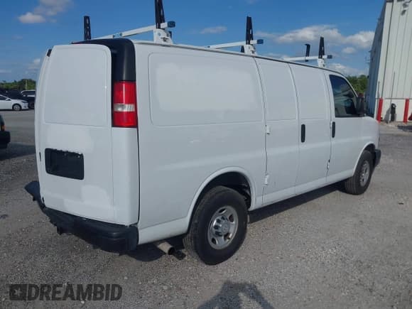 ✅ 2019 Chevrolet Express Cargo • VIN: 1GCWGAFG5K1247026 • Лот: 43187800. Опубликован ранее на IAAI с пробегом 156 639 миль. Бесплатный доступ к архиву аукционных продаж из США и подробный отчёт об истории автомобиля на DreamBid. Изображение 4.
