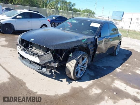 ✅ 2014 BMW 7 Series ALPINA B7 • VIN: WBAYE8C54ED135280 • Lot: 41808186. Wystawiony na IAAI z przebiegiem 76 786 mil. Bezpłatny archiwum sprzedaży aukcyjnych z USA i szczegółowy raport historii pojazdu na DreamBid. Zdjęcie 18.