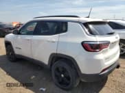 ✅ 2019 Jeep Compass Latitude • VIN: 3C4NJDBB4KT690639 • Lot: 65520185. Wystawiony na Copart z przebiegiem 77 257 mil. Bezpłatny archiwum sprzedaży aukcyjnych z USA i szczegółowy raport historii pojazdu na DreamBid. Zdjęcie 2.