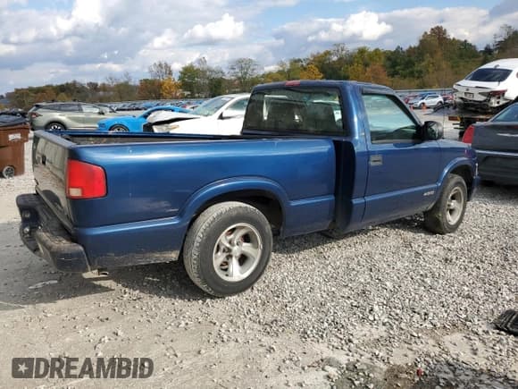 ✅ 1999 Chevrolet S-10 LS • VIN: 1GCCS14X0XK141850 • Лот: 91155105. Опубликован ранее на Copart с пробегом 142 883 миль. Бесплатный доступ к архиву аукционных продаж из США и подробный отчёт об истории автомобиля на DreamBid. Изображение 3.