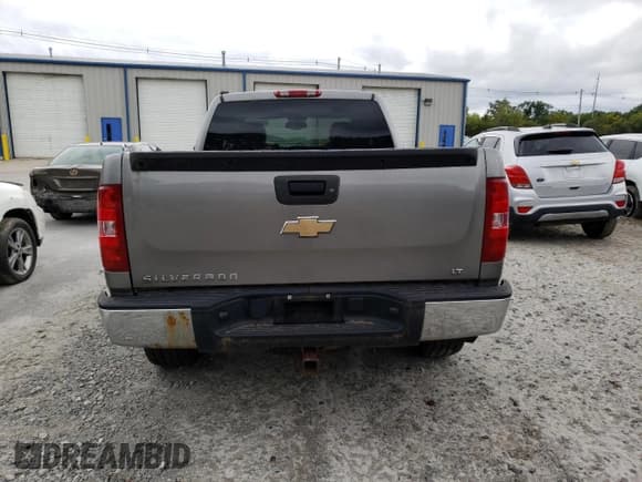 ✅ 2008 Chevrolet Silverado 1500 LTZ • VIN: 2GCEK19JX81273500 • Lot: 72581794. Listed on Copart with 141,796 mi. Free auction sales archive from the USA and detailed vehicle history report at DreamBid. Image 6.