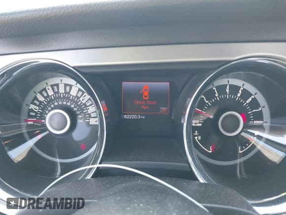 ✅ 2013 Ford Mustang V6 • VIN: 1ZVBP8AM1D5269795 • Lot: 43124438. Listed on IAAI with 62,220 mi. Free auction sales archive from the USA and detailed vehicle history report at DreamBid. Image 7.