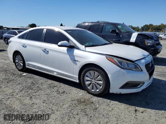 ✅ 2016 Hyundai Sonata SE • VIN: KMHE24L1XGA033776 • Lot: 82283545. Wystawiony na Copart z przebiegiem 130 658 mil mil. Skorzystaj z bezpłatnego archiwum sprzedaży aukcyjnych z USA i zobacz szczegółowy raport historii pojazdu na DreamBid. Zdjęcie 4.
