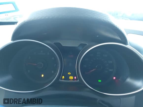 ✅ 2013 Hyundai Veloster w/Black Int • VIN: KMHTC6AD5DU142833 • Лот: 43270620. Опубликован ранее на IAAI с пробегом Не указан. Бесплатный доступ к архиву аукционных продаж из США и подробный отчёт об истории автомобиля на DreamBid. Изображение 7.