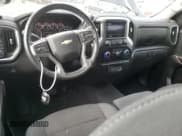 ✅ 2019 Chevrolet Silverado 1500 LT • VIN: 1GCUYDED1KZ142126 • Lot: 62430484. Wystawiony na Copart z przebiegiem 44 899 mil. Bezpłatny archiwum sprzedaży aukcyjnych z USA i szczegółowy raport historii pojazdu na DreamBid. Zdjęcie 8.