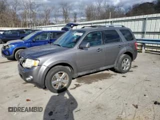✅ 2011 Ford Escape Limited • VIN: 1FMCU9EG8BKA18888 • Лот: 92742645. Опубликован ранее на Copart с пробегом 284 592 миль. Бесплатный доступ к архиву аукционных продаж из США и подробный отчёт об истории автомобиля на DreamBid. Изображение 1.