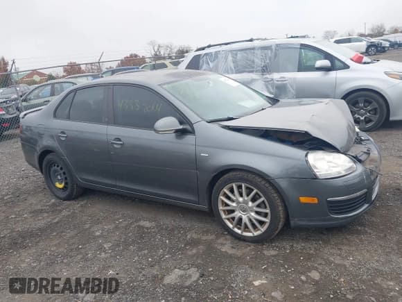 ✅ 2009 Volkswagen Jetta Wolfsburg Edition • VIN: 3VWRJ71K39M044871 • Лот: 43532084. Опубликован ранее на IAAI с пробегом 177 476 миль. Бесплатный доступ к архиву аукционных продаж из США и подробный отчёт об истории автомобиля на DreamBid. Изображение 13.