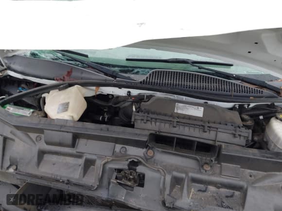 ✅ 2018 GMC Savana Cargo • VIN: 1GTW7AFP0J1313397 • Lot: 41057578. Listed on IAAI with 147,304 mi. Free auction sales archive from the USA and detailed vehicle history report at DreamBid. Image 10.