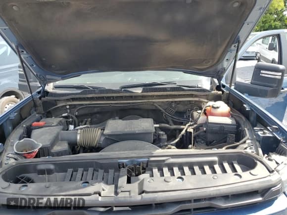 ✅ 2024 Chevrolet Silverado 2500HD Custom • VIN: 1GC4YME7XRF315468 • Лот: 81867015. Опубликован ранее на Copart с пробегом 87 233 миль. Бесплатный доступ к архиву аукционных продаж из США и подробный отчёт об истории автомобиля на DreamBid. Изображение 11.