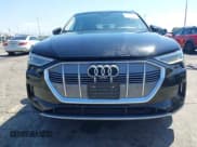 ✅ 2019 Audi e-tron Premium Plus • VIN: WA1LABGE5KB021077 • Лот: 43099973. Опубликован ранее на IAAI с пробегом 81 986 миль. Бесплатный доступ к архиву аукционных продаж из США и подробный отчёт об истории автомобиля на DreamBid. Изображение 23.