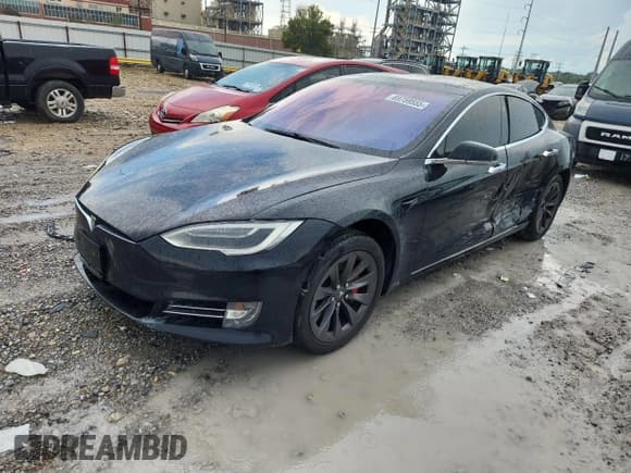 ✅ 2017 Tesla Model S 100D • VIN: 5YJSA1E40HF227807 • Лот: 69759555. Опубликован ранее на Copart с пробегом 160 852 миль. Бесплатный доступ к архиву аукционных продаж из США и подробный отчёт об истории автомобиля на DreamBid. Изображение 1.