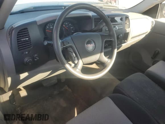 ✅ 2008 GMC Sierra 1500 Work Truck • VIN: 1GTEC14XX8Z209814 • Lot: 90061485. Listed on Copart with Not provided. Free auction sales archive from the USA and detailed vehicle history report at DreamBid. Image 8.