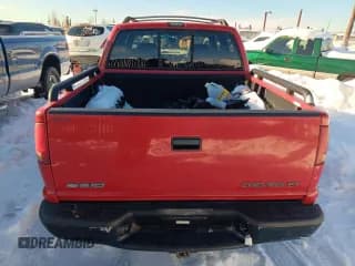 ✅ 2002 Chevrolet S-10 LS • VIN: 1GCDT13W82K219262 • Лот: 46694935. Опубликован ранее на Copart с пробегом 109 619 миль. Бесплатный доступ к архиву аукционных продаж из США и подробный отчёт об истории автомобиля на DreamBid. Изображение 6.