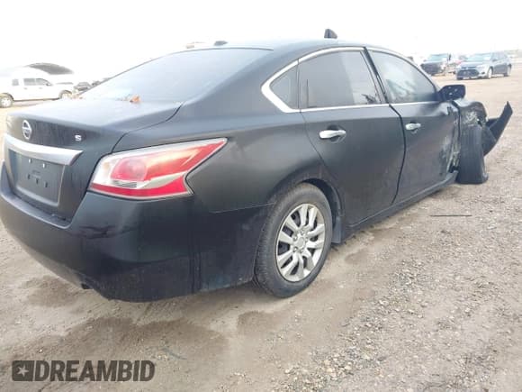✅ 2015 Nissan Altima S • VIN: 1N4AL3AP1FN323810 • Лот: 43821149. Опубликован ранее на IAAI с пробегом 125 510 миль. Бесплатный доступ к архиву аукционных продаж из США и подробный отчёт об истории автомобиля на DreamBid. Изображение 4.