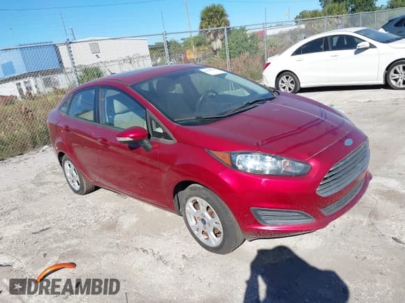 ✅ 2014 Ford Fiesta SE • VIN: 3FADP4BJ2EM216047 • Lot: 43685878. Wystawiony na IAAI z przebiegiem 68 649 mil. Bezpłatny archiwum sprzedaży aukcyjnych z USA i szczegółowy raport historii pojazdu na DreamBid. Zdjęcie 1.