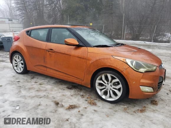 ✅ 2013 Hyundai Veloster w/Black Int • VIN: KMHTC6AD2DU086009 • Lot: 42822625. Wystawiony na Copart z przebiegiem 33 649 mil. Bezpłatny archiwum sprzedaży aukcyjnych z USA i szczegółowy raport historii pojazdu na DreamBid. Zdjęcie 4.