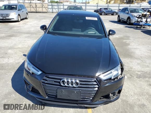 ✅ 2019 Audi A4 Prestige • VIN: WAUFNAF44KA075886 • Lot: 66528975. Wystawiony na Copart z przebiegiem 28 065 mil. Bezpłatny archiwum sprzedaży aukcyjnych z USA i szczegółowy raport historii pojazdu na DreamBid. Zdjęcie 5.