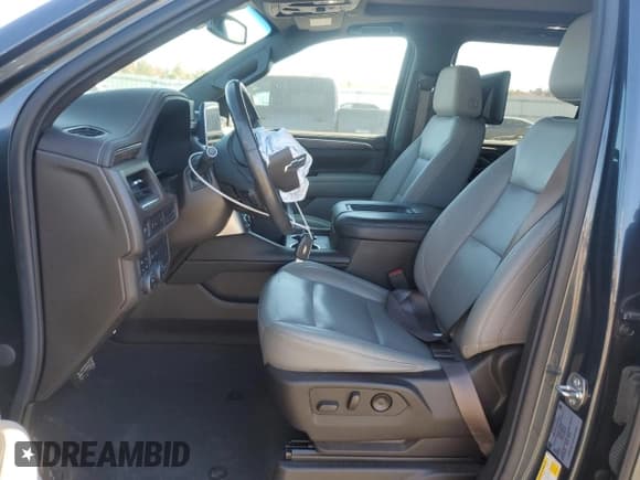 ✅ 2021 Chevrolet Suburban LT • VIN: 1GNSKCKD4MR482940 • Lot: 77072314. Wystawiony na Copart z przebiegiem 61 739 mil. Bezpłatny archiwum sprzedaży aukcyjnych z USA i szczegółowy raport historii pojazdu na DreamBid. Zdjęcie 7.