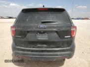 ✅ 2017 Ford Police Interceptor Utility • VIN: 1FM5K8AT7HGD60193 • Лот: 46113325. Опубликован ранее на Copart с пробегом 135 014 миль. Бесплатный доступ к архиву аукционных продаж из США и подробный отчёт об истории автомобиля на DreamBid. Изображение 6.