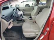 ✅ 2014 Toyota Prius Two • VIN: JTDKN3DU8E0365283 • Lot: 89452215. Wystawiony na Copart z przebiegiem 104 079 mil. Bezpłatny archiwum sprzedaży aukcyjnych z USA i szczegółowy raport historii pojazdu na DreamBid. Zdjęcie 7.