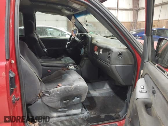 ✅ 2002 Chevrolet Silverado 2500HD • VIN: 1GCHK29U12E160263 • Lot: 43820432. Wystawiony na IAAI z przebiegiem 233 390 mil. Bezpłatny archiwum sprzedaży aukcyjnych z USA i szczegółowy raport historii pojazdu na DreamBid. Zdjęcie 5.