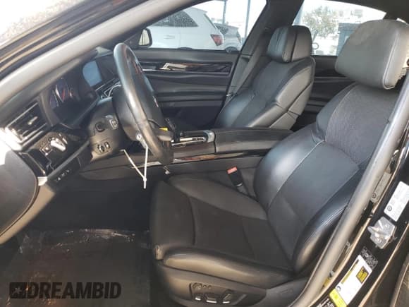 ✅ 2012 BMW 7 Series 750i • VIN: WBAKA8C52CC447022 • Lot: 84024585. Wystawiony na Copart z przebiegiem 71 389 mil. Bezpłatny archiwum sprzedaży aukcyjnych z USA i szczegółowy raport historii pojazdu na DreamBid. Zdjęcie 7.