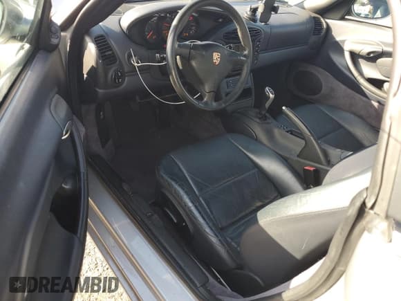 ✅ 2001 Porsche Boxster • VIN: WP0CA29831U620091 • Lot: 91294075. Wystawiony na Copart z przebiegiem 44 770 mil. Bezpłatny archiwum sprzedaży aukcyjnych z USA i szczegółowy raport historii pojazdu na DreamBid. Zdjęcie 8.