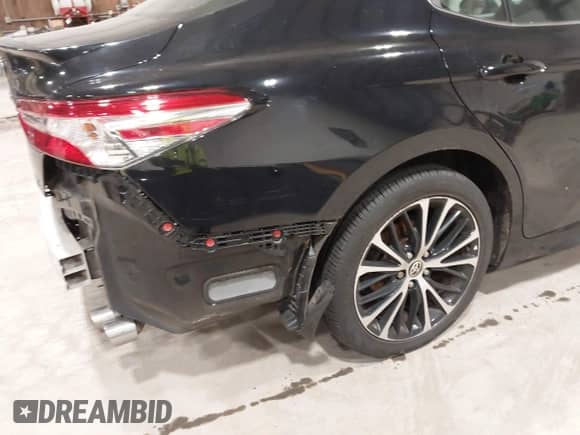 2020 Toyota Camry SE with VIN 4T1G11BK2LU004088, listed as a IAAI auction lot 42318280 with 76,053 mi miles and . Bid and sale history available at DreamBid. Image 18.