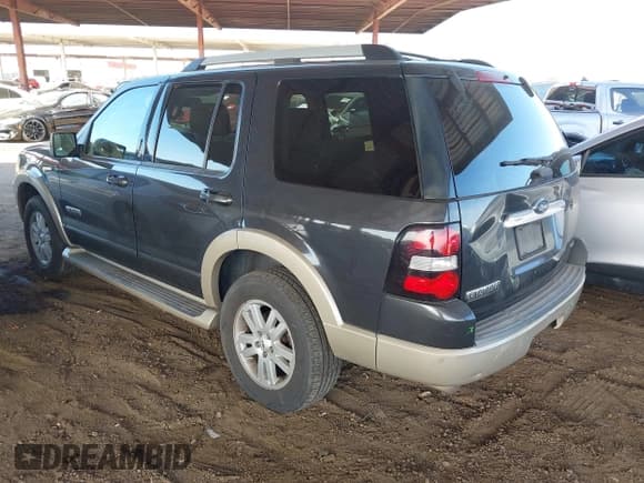 ✅ 2007 Ford Explorer Eddie Bauer • VIN: 1FMEU74E07UA53725 • Lot: 43582497. Wystawiony na IAAI z przebiegiem 164 135 mil. Bezpłatny archiwum sprzedaży aukcyjnych z USA i szczegółowy raport historii pojazdu na DreamBid. Zdjęcie 3.