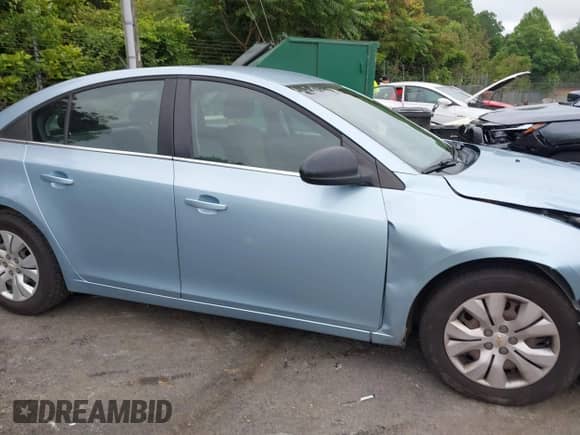2012 Chevrolet Cruze LS z VIN 1G1PC5SHXC7312918, wystawiony jako IAAI lot #42380000 z przebiegiem 204 452 mil mil oraz . Historia ofert i sprzedaży dostępna na DreamBid. Obrazek 13.
