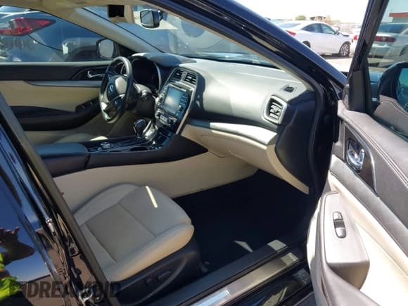 ✅ 2018 Nissan Maxima SV • VIN: 1N4AA6AP1JC394646 • Lot: 42789180. Listed on IAAI with 164,428 mi. Free auction sales archive from the USA and detailed vehicle history report at DreamBid. Image 5.