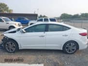 ✅ 2017 Hyundai Elantra SE • VIN: 5NPD84LFXHH023754 • Lot: 43152131. Listed on IAAI with 116,580 mi. Free auction sales archive from the USA and detailed vehicle history report at DreamBid. Image 14.