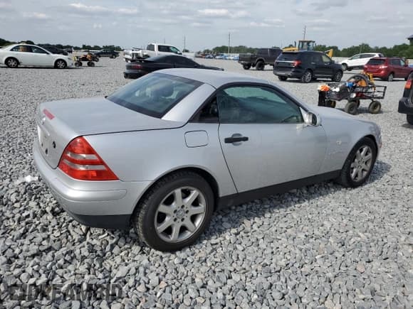 ✅ 1998 Mercedes-Benz SLK 230/320 • VIN: WDBKK47F6WF013375 • Lot: 53793445. Listed on Copart with 59,873 mi. Free auction sales archive from the USA and detailed vehicle history report at DreamBid. Image 3.