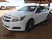 2013 Chevrolet Malibu LS z VIN 1G11B5SA8DF143372, wystawiony jako IAAI lot #43250501 z przebiegiem 249 820 mil mil oraz . Historia ofert i sprzedaży dostępna na DreamBid. Obrazek 2.