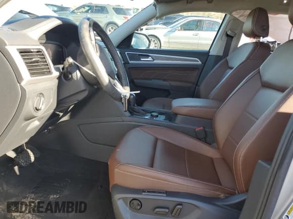 ✅ 2023 Volkswagen Atlas SEL • VIN: 1V2BR2CA0PC513545 • Lot: 92368355. Listed on Copart with 44,475 mi. Free auction sales archive from the USA and detailed vehicle history report at DreamBid. Image 7.