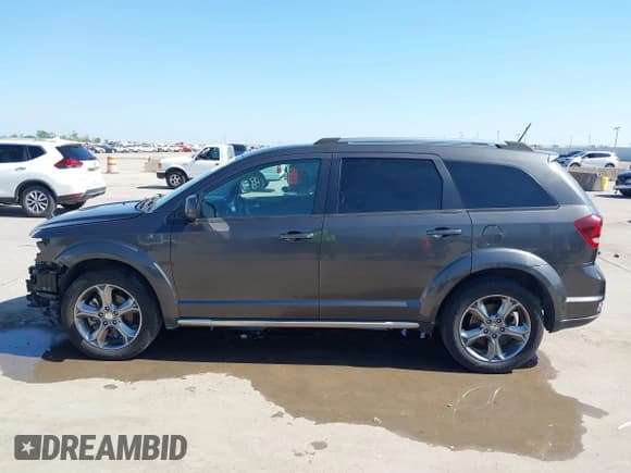 ✅ 2017 Dodge Journey Crossroad Plus • VIN: 3C4PDCGBXHT582649 • Lot: 41995017. Listed on IAAI with 88,255 mi. Free auction sales archive from the USA and detailed vehicle history report at DreamBid. Image 15.