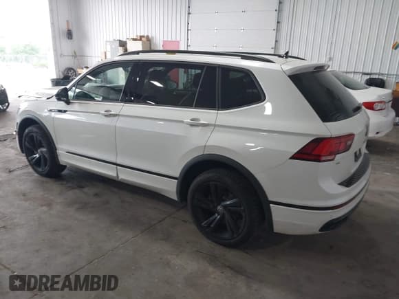✅ 2024 Volkswagen Tiguan SE R-Line Black • VIN: 3VV8B7AX7RM059124 • Lot: 42477502. Wystawiony na IAAI z przebiegiem 16 891 mil. Bezpłatny archiwum sprzedaży aukcyjnych z USA i szczegółowy raport historii pojazdu na DreamBid. Zdjęcie 3.