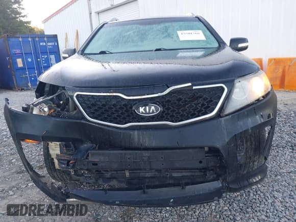 ✅ 2012 Kia Sorento SX • VIN: 5XYKW4A25CG290183 • Lot: 43501566. Wystawiony na IAAI z przebiegiem 256 958 mil. Bezpłatny archiwum sprzedaży aukcyjnych z USA i szczegółowy raport historii pojazdu na DreamBid. Zdjęcie 6.