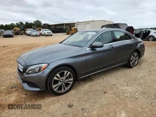✅ 2017 Mercedes-Benz C 300 • VIN: 55SWF4KB8HU229018 • Lot: 84648215. Wystawiony na Copart z przebiegiem 46 589 mil. Bezpłatny archiwum sprzedaży aukcyjnych z USA i szczegółowy raport historii pojazdu na DreamBid. Zdjęcie 1.