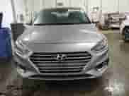 ✅ 2022 Hyundai Accent SEL • VIN: 3KPC24A62NE180260 • Lot: 70703484. Wystawiony na Copart z przebiegiem 1 930 mil mil. Skorzystaj z bezpłatnego archiwum sprzedaży aukcyjnych z USA i zobacz szczegółowy raport historii pojazdu na DreamBid. Zdjęcie 5.