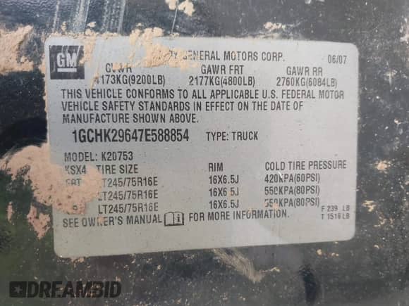 2007 Chevrolet Silverado 2500HD LTZ z VIN 1GCHK29647E588854, wystawiony jako IAAI lot #43130829 z przebiegiem 183 985 mil mil oraz . Historia ofert i sprzedaży dostępna na DreamBid. Obrazek 9.