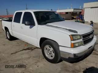 ✅ 2006 Chevrolet Silverado 1500 LT1 • VIN: 2GCEC13T761186450 • Lot: 69518144. Wystawiony na Copart z przebiegiem 128 398 mil mil. Skorzystaj z bezpłatnego archiwum sprzedaży aukcyjnych z USA i zobacz szczegółowy raport historii pojazdu na DreamBid. Zdjęcie 4.