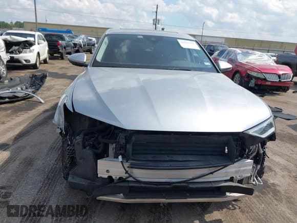 ✅ 2021 Audi e-tron Sportback Premium Plus • VIN: WA12AAGE2MB012913 • Lot: 43455155. Listed on IAAI with 30,663 mi. Free auction sales archive from the USA and detailed vehicle history report at DreamBid. Image 13.