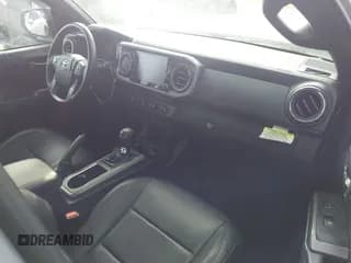 ✅ 2022 Toyota Tacoma TRD Off Road • VIN: 3TMDZ5BNXNM133382 • Lot: 43761296. Wystawiony na IAAI z przebiegiem 40 135 mil. Bezpłatny archiwum sprzedaży aukcyjnych z USA i szczegółowy raport historii pojazdu na DreamBid. Zdjęcie 5.