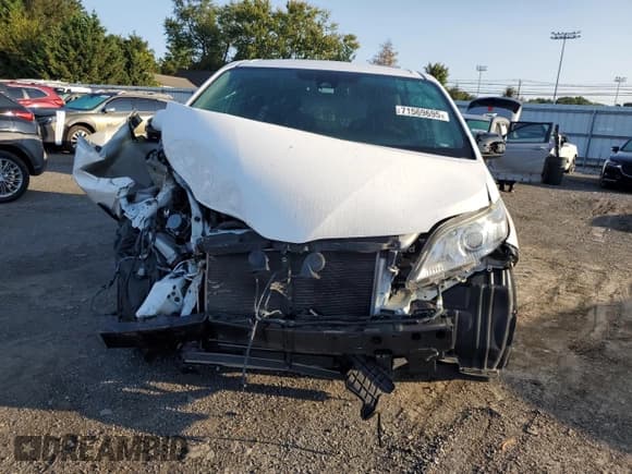 ✅ 2019 Toyota Sienna LE Auto Access Seat • VIN: 5TDKZ3DC8KS983854 • Лот: 71569695. Опубликован ранее на Copart с пробегом 80 377 миль. Бесплатный доступ к архиву аукционных продаж из США и подробный отчёт об истории автомобиля на DreamBid. Изображение 5.